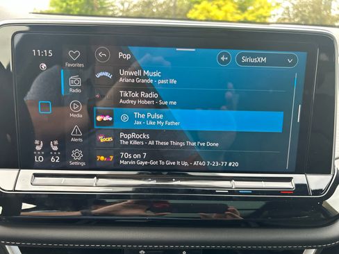 Used 2024 Volkswagen Atlas Cross Sport SE image 27