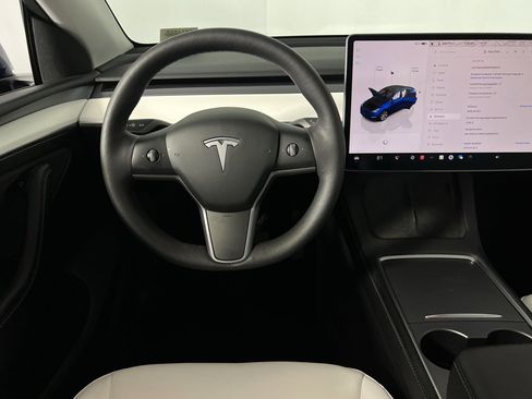 Used 2023 Tesla Model Y Long Range image 12
