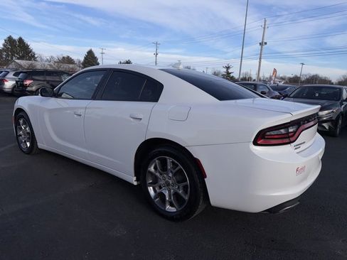Used 2017 Dodge Charger SXT image 5