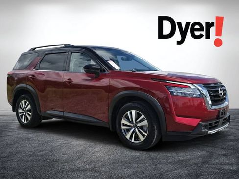Used 2022 Nissan Pathfinder SL AWD/4WD image 1