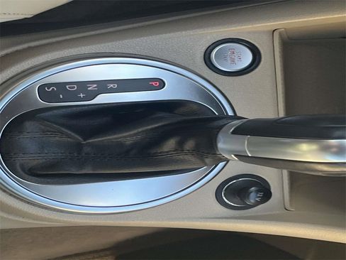 Used 2013 Volkswagen Beetle 2.0T image 21