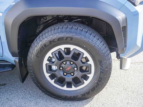 Used 2025 Toyota 4Runner TRD Off-Road Premium AWD/4WD image 9