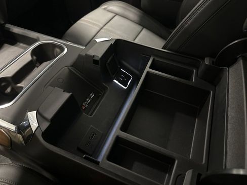 Used 2024 Chevrolet Silverado 3500 High Country w/ Technology Package image 28