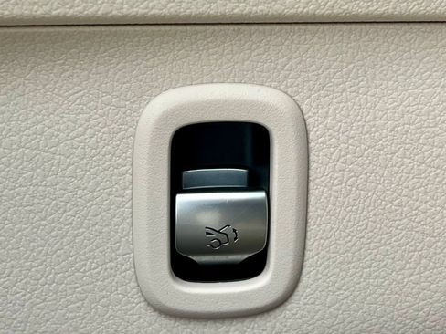 Certified 2026 Mercedes-Benz C 300 4MATIC Sedan image 40