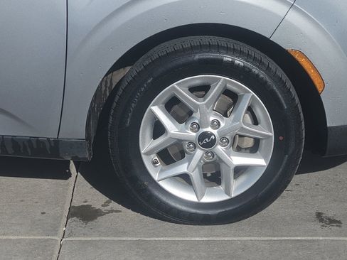 Used 2022 Kia Soul LX w/ Technology Package FWD image 2