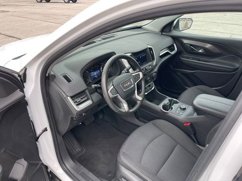 Used 2023 GMC Terrain SLE w/ Driver Convenience Package image 18
