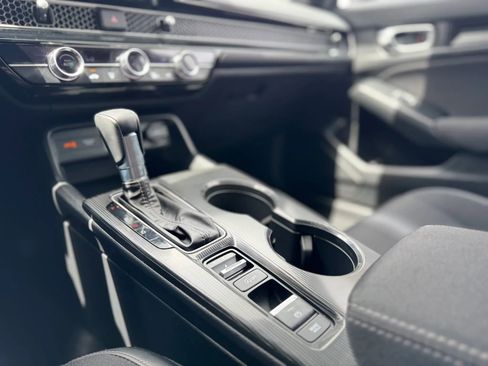 Used 2025 Honda Civic Sport image 26