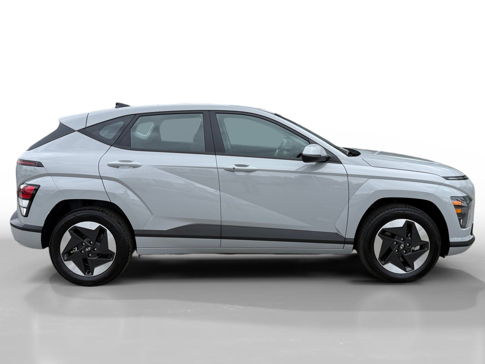 Certified 2025 Hyundai Kona SE FWD image 6