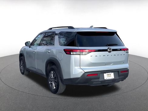 Used 2025 Nissan Pathfinder SV image 11