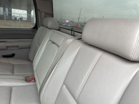 Used 2014 Chevrolet Silverado 2500 LT w/ Interior Plus Package image 20