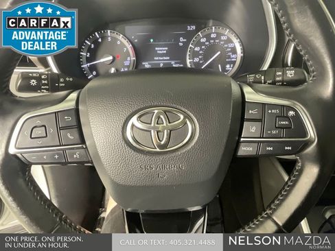 Used 2021 Toyota Highlander XLE AWD/4WD image 45