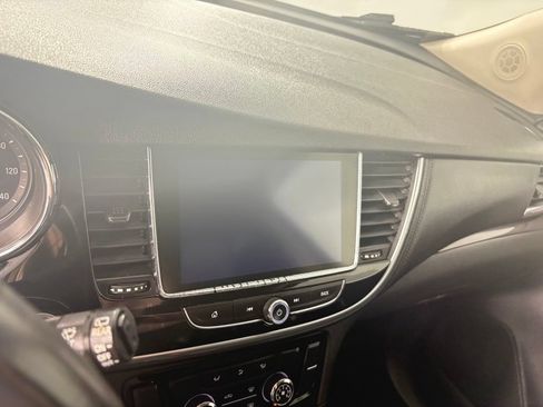Used 2021 Buick Encore Preferred FWD image 18