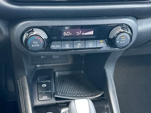 Certified 2024 Nissan Kicks SR image 21