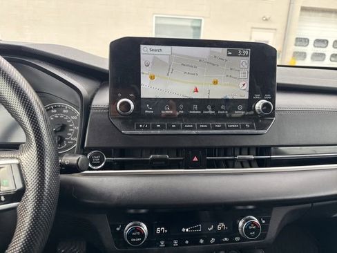 Used 2024 Mitsubishi Outlander SE image 11