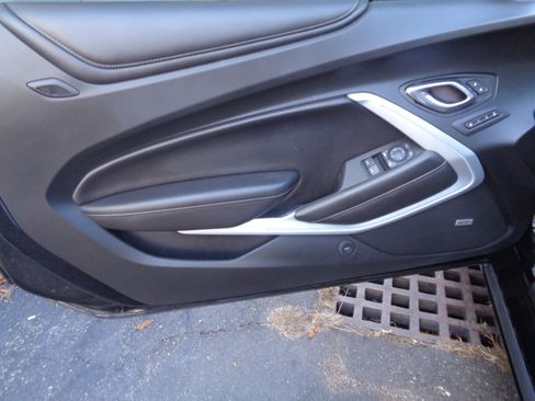 Used 2017 Chevrolet Camaro SS image 26