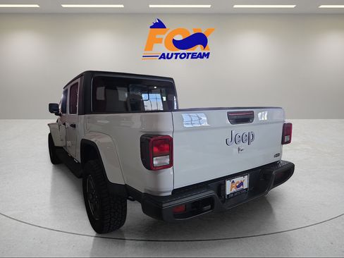 Used 2020 Jeep Gladiator Overland AWD/4WD image 2