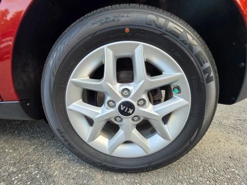 Used 2021 Kia Soul S FWD image 21