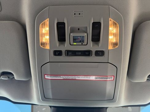 Certified 2023 Toyota Highlander XLE image 24