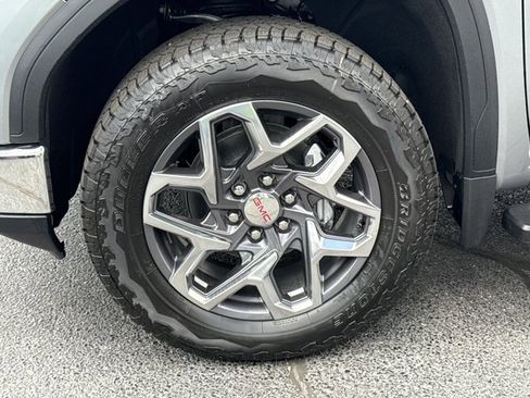 New 2026 GMC Sierra 1500 SLT image 16