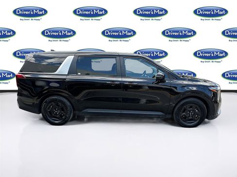 Used 2025 Kia Carnival FWD image 8