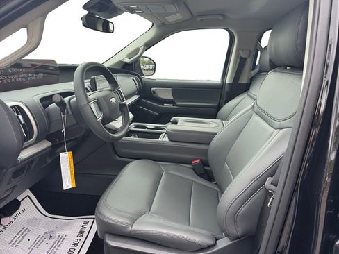 New 2026 Ford Expedition Active image 11