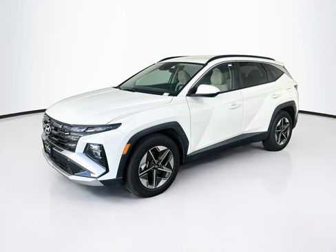 Used 2025 Hyundai Tucson SEL FWD image 3