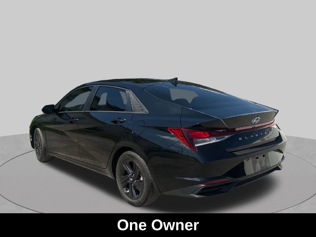 Used 2023 Hyundai Elantra SEL FWD image 3
