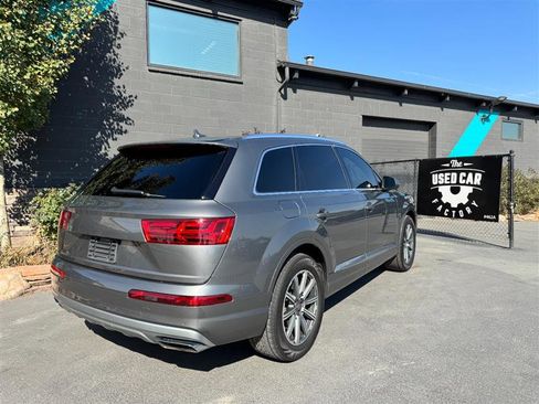 Used 2017 Audi Q7 3.0T Premium Plus image 5