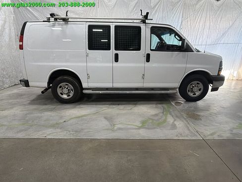 Used 2019 Chevrolet Express 2500 w/ Driver Convenience Package RWD image 14