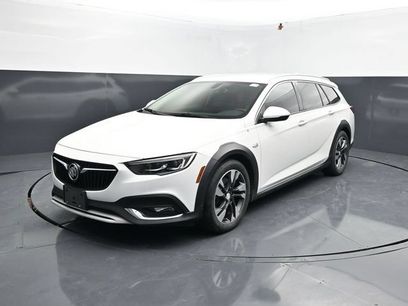 Used 2018 Buick Regal Essence w/ Driver Confidence Package #1