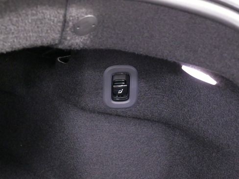 Used 2024 Mercedes-Benz CLE 300 4MATIC Cabriolet image 62