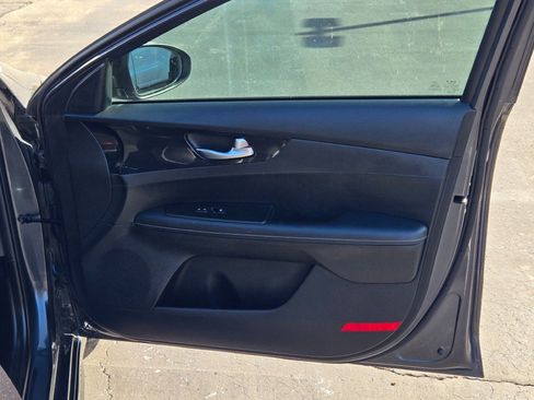 Used 2023 Kia Forte GT-Line image 5