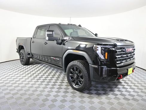 Used 2024 GMC Sierra 2500 AT4 w/ AT4 Premium Plus Package AWD/4WD image 10