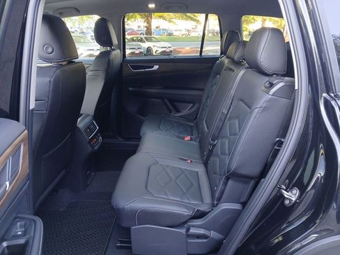 New 2026 Volkswagen Atlas SE FWD image 24