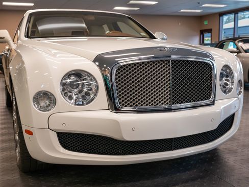 Used 2013 Bentley Mulsanne image 12