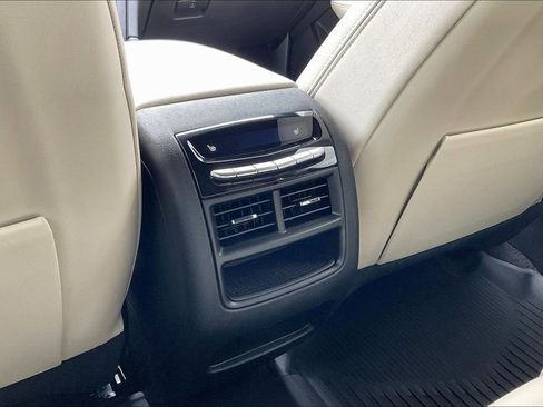 Used 2025 Cadillac XT5 Sportv w/ Technology Package AWD/4WD image 10