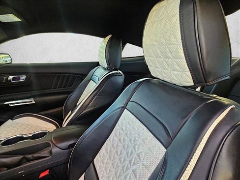 Used 2022 Ford Mustang GT Premium RWD image 13