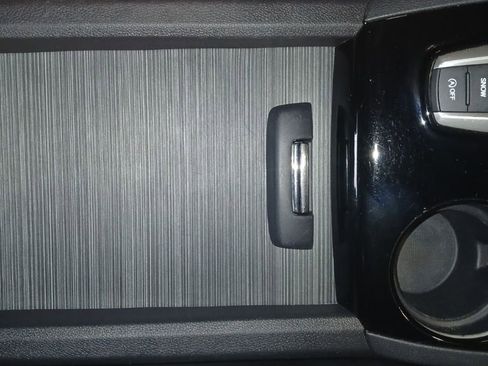 Used 2020 Honda Pilot Touring image 24