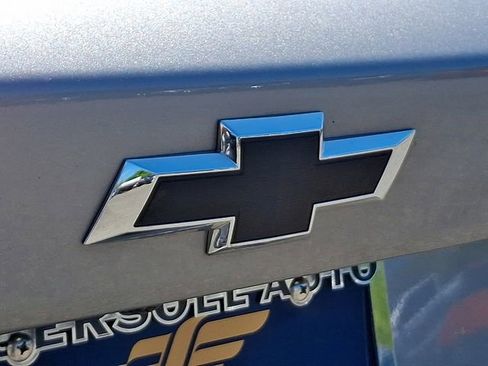 Used 2024 Chevrolet Trax RS FWD image 31
