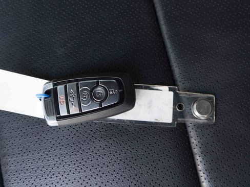 Used 2025 Ford F150 Lariat AWD/4WD image 45