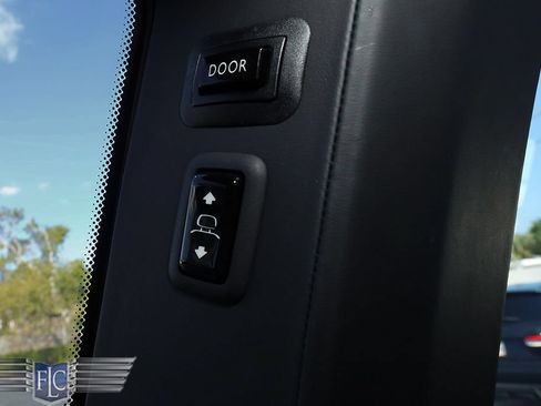 Used 2022 Rolls-Royce Cullinan AWD/4WD image 19