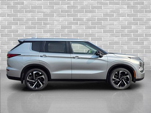 Used 2022 Mitsubishi Outlander ES AWD/4WD image 6