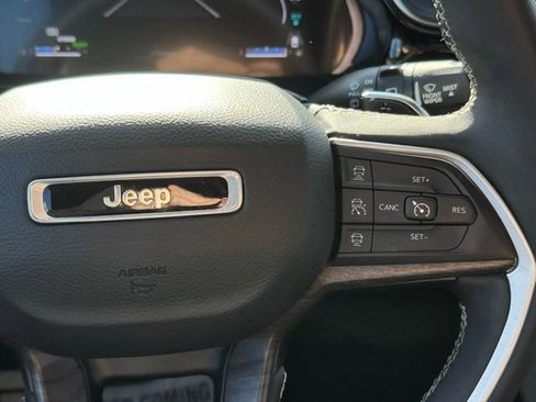 Used 2022 Jeep Grand Cherokee Limited 4xe w/ Luxury Tech Group II image 24