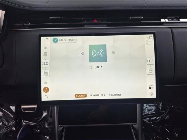 Certified 2025 Land Rover Range Rover SE AWD/4WD image 18