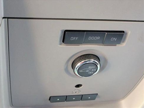 Used 2020 Chevrolet Tahoe LT RWD image 9