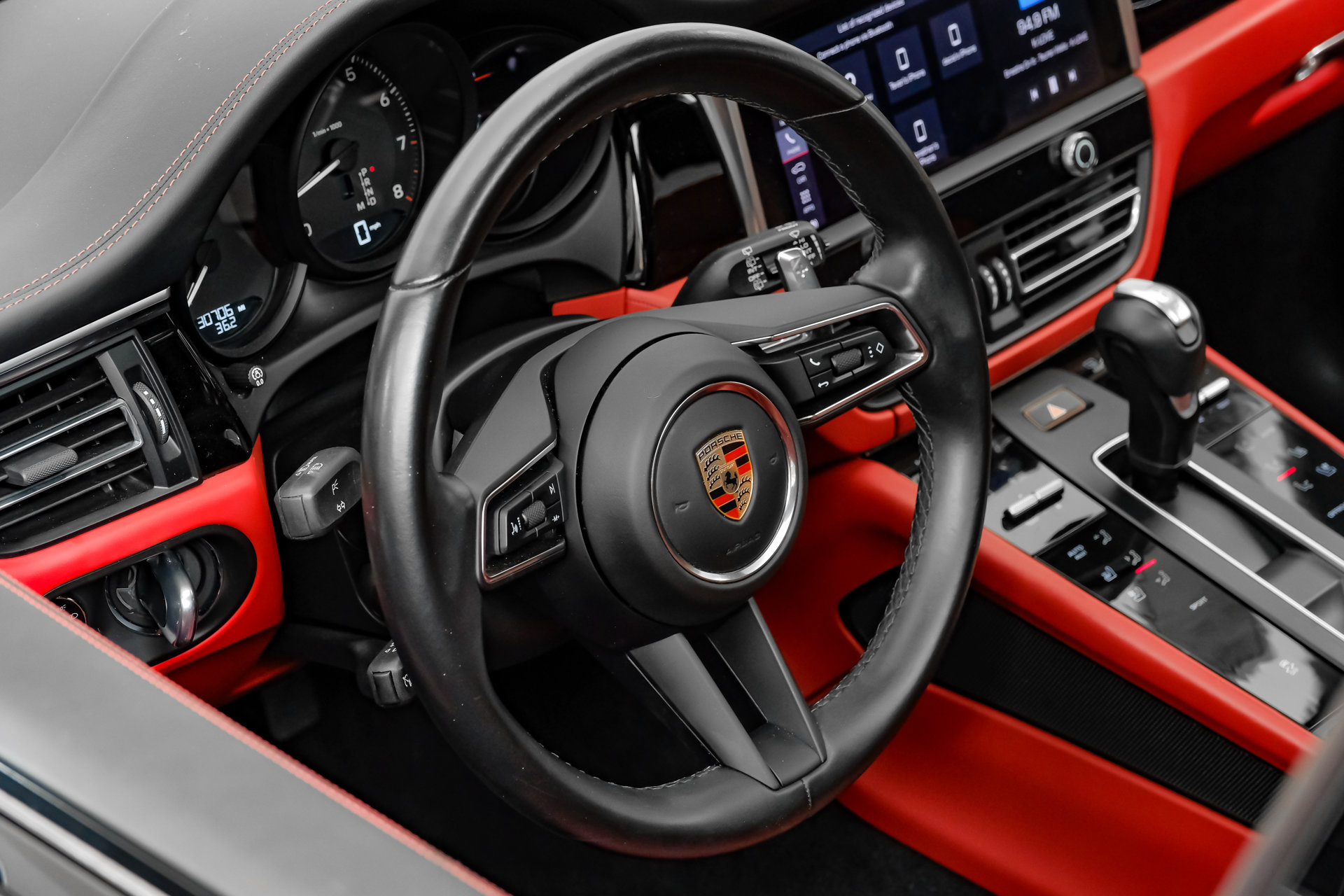 Used 2024 Porsche Macan AWD/4WD image 20