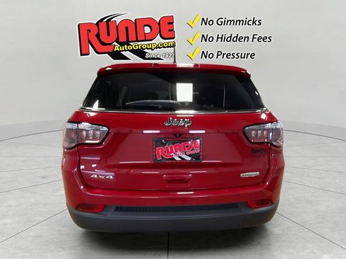Used 2018 Jeep Compass Latitude w/ Popular Equipment Group AWD/4WD image 5