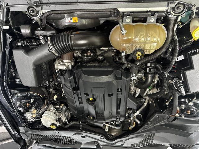 Used 2018 Ford Mustang Coupe w/ Equipment Group 101A RWD image 5