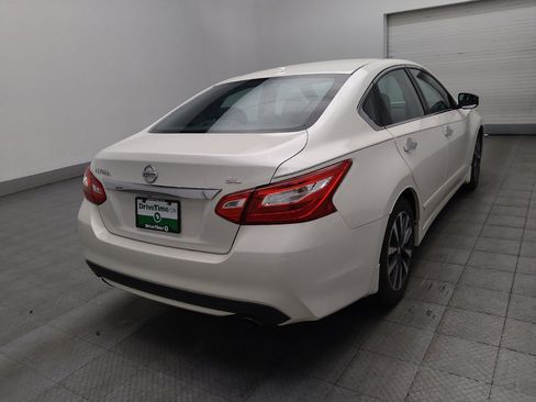 Used 2016 Nissan Altima 2.5 SL w/ 2.5 Technology Package FWD image 9