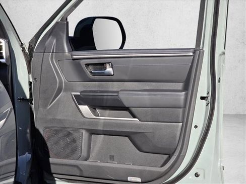 Used 2025 Toyota Sequoia Platinum image 11